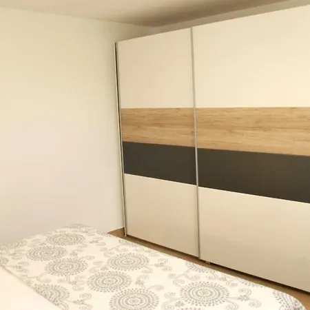 Daire Apartman 3 Sorelle Murter