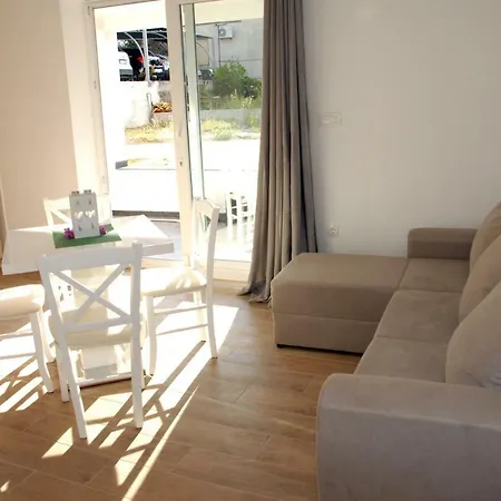 Apartman 3 Sorelle Murter